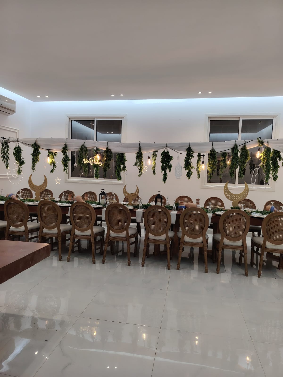 طاولة عشاء أو وليمة منسقة في الرياض — لقطة أرشيفية 3 من أعمال لمسه ذوق في الرياض