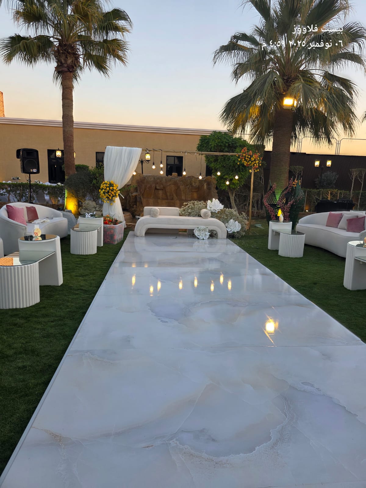 منصة كوش وتقديم عروسين في قاعة بالرياض — لقطة أرشيفية 2 من أعمال لمسه ذوق في الرياض