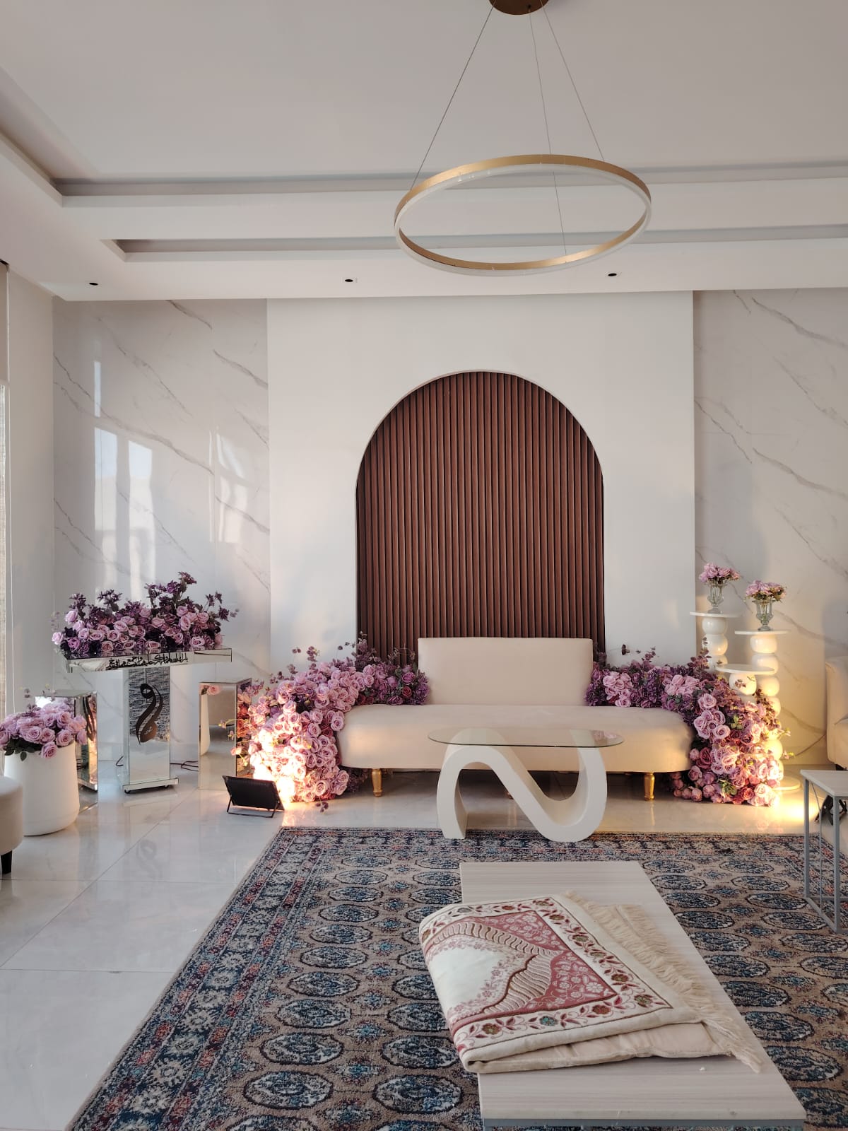 منصة كوش وتقديم عروسين في قاعة بالرياض — لقطة أرشيفية 6 من أعمال لمسه ذوق في الرياض