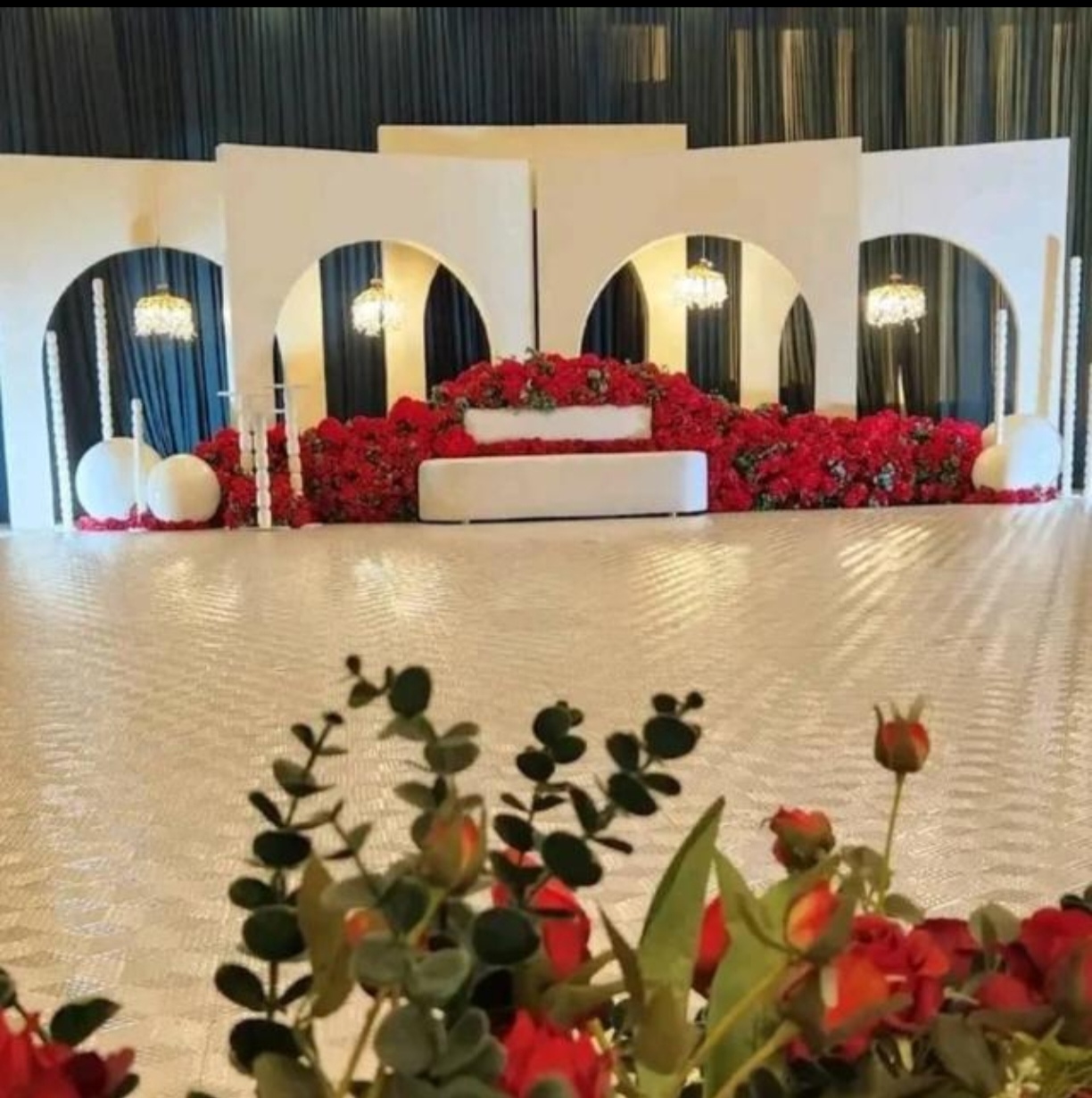 منصة كوش وتقديم عروسين في قاعة بالرياض — لقطة أرشيفية 7 من أعمال لمسه ذوق في الرياض