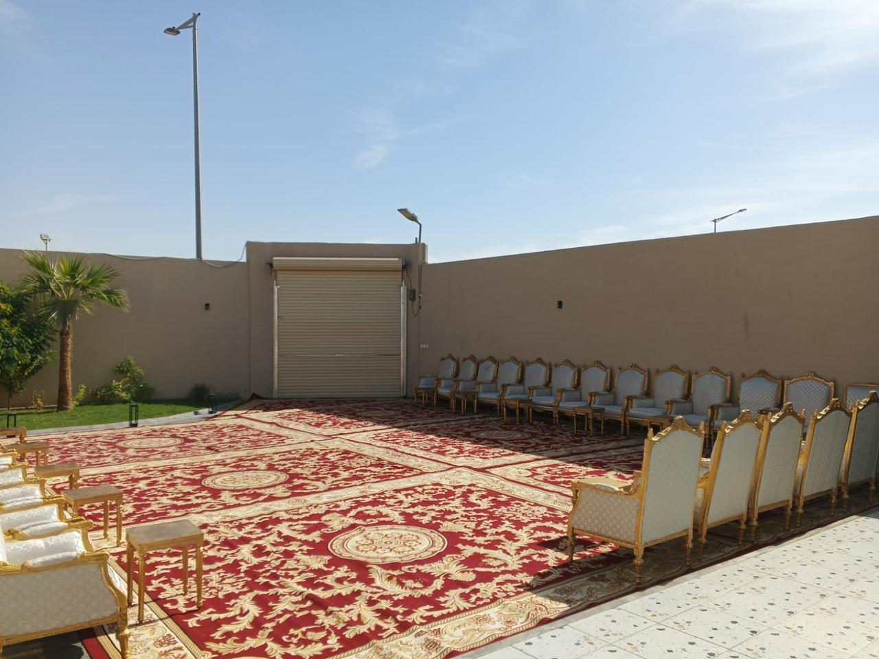 الجلوس الملكي وكراسي الضيافة — لمسه ذوق