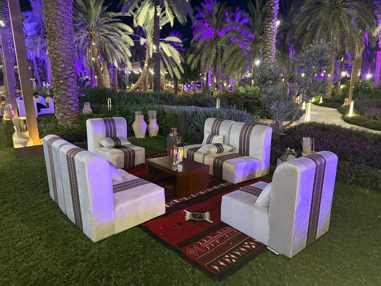 جلوس ملكي أو كراسي ضيافة في مناسبة بالرياض — لقطة أرشيفية 10 من أعمال لمسه ذوق في الرياض