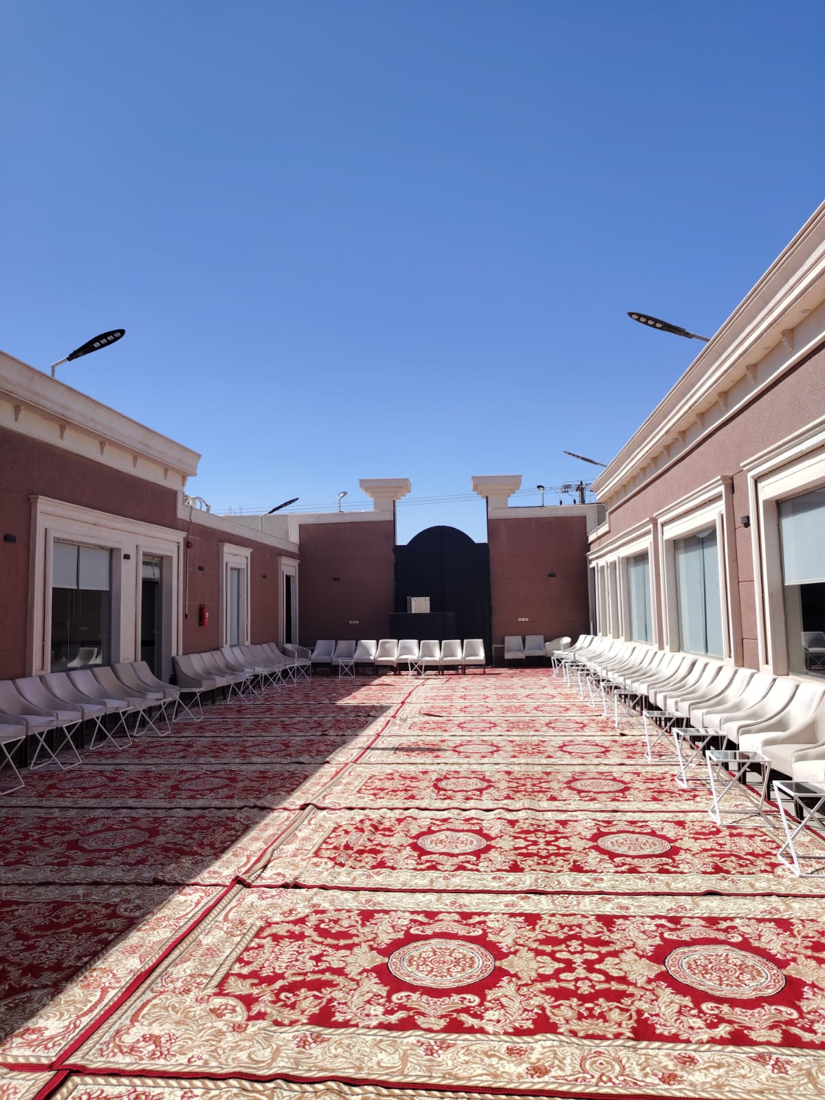 جلوس ملكي أو كراسي ضيافة في مناسبة بالرياض — لقطة أرشيفية 2 من أعمال لمسه ذوق في الرياض