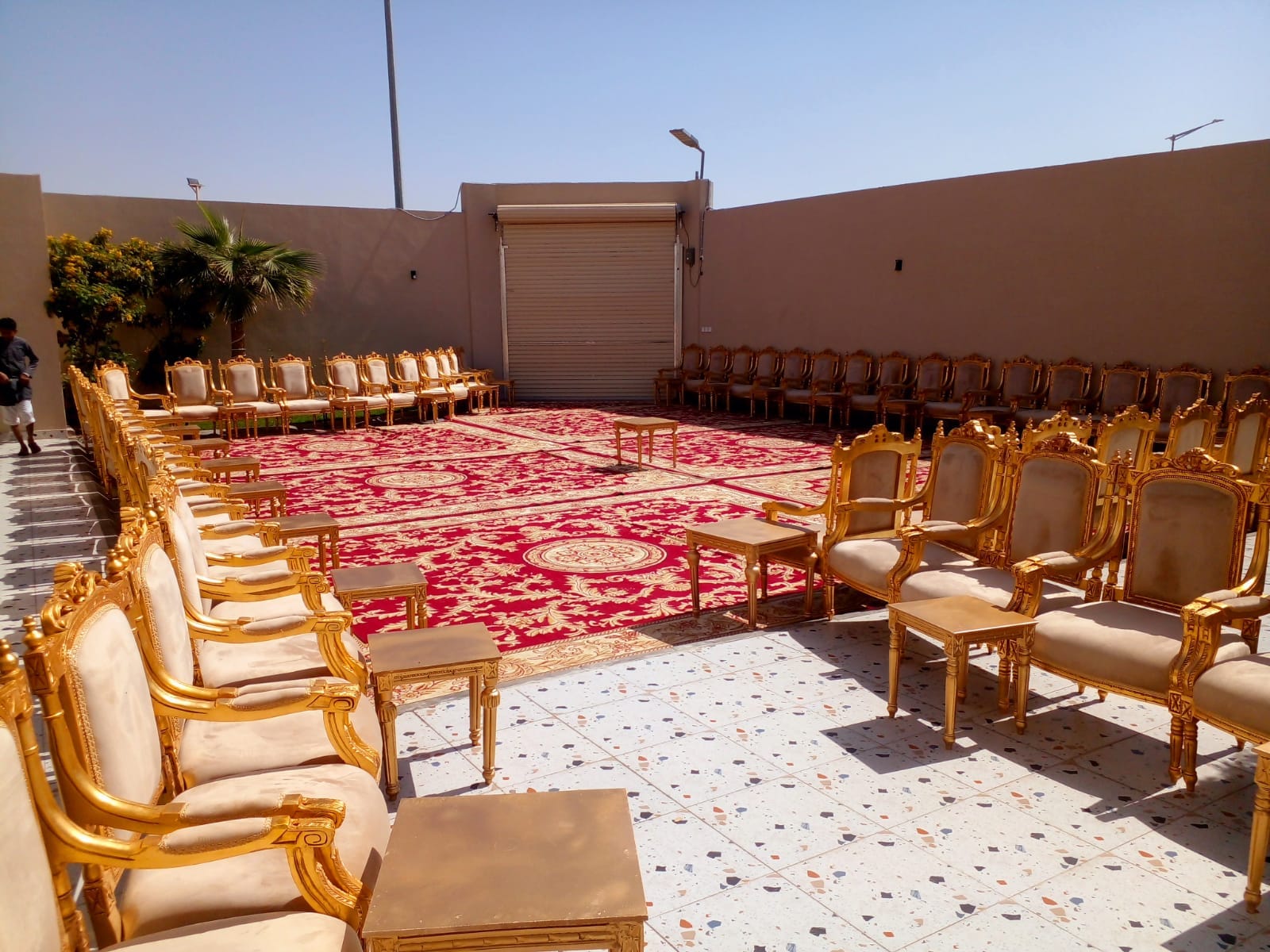 جلوس ملكي أو كراسي ضيافة في مناسبة بالرياض — لقطة أرشيفية 3 من أعمال لمسه ذوق في الرياض