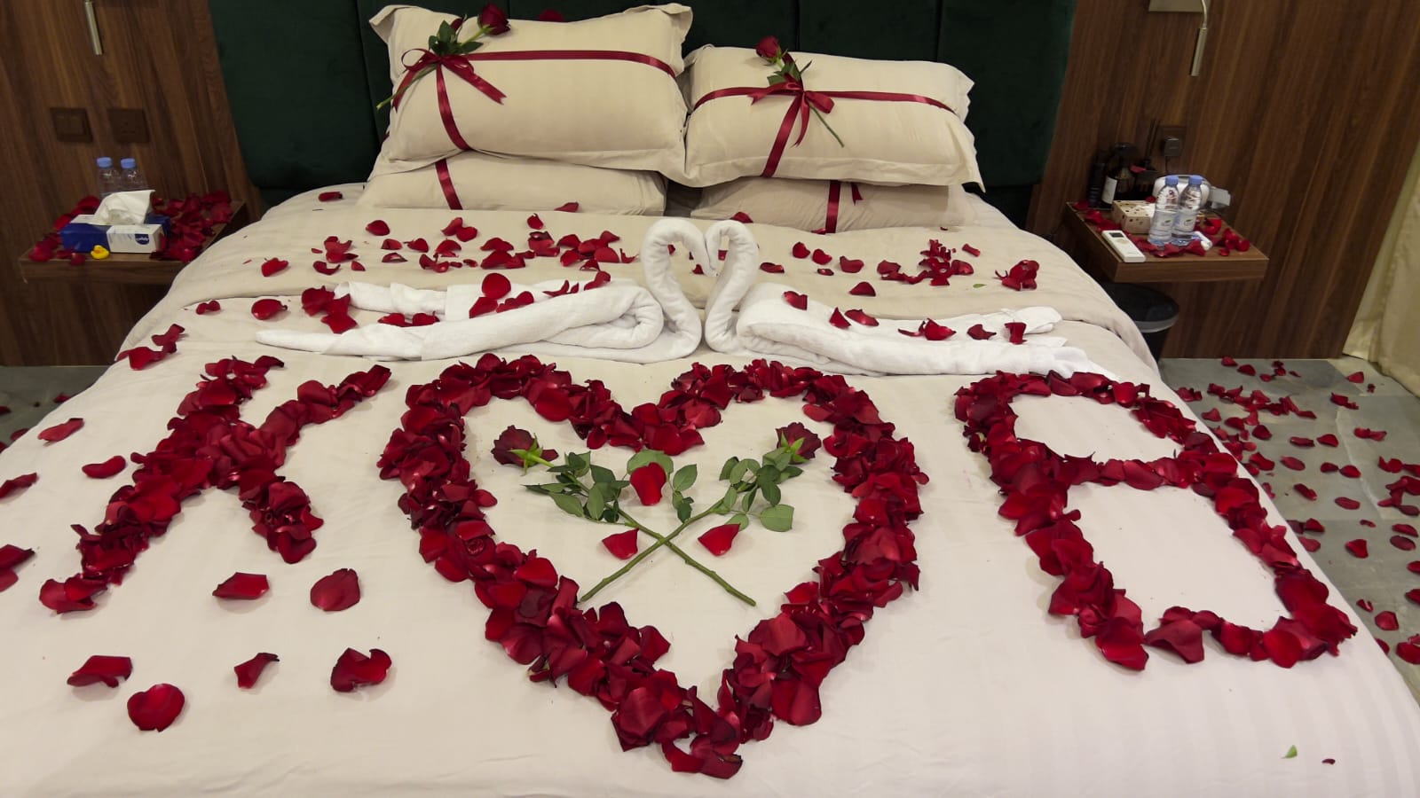 الذكرى السنوية وغرفة العروس — لمسه ذوق